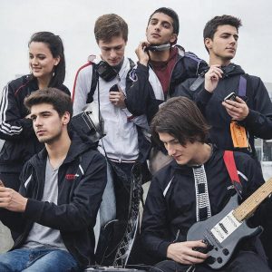 Спортивные куртки в вспорт магазинах меломанов покупают только там